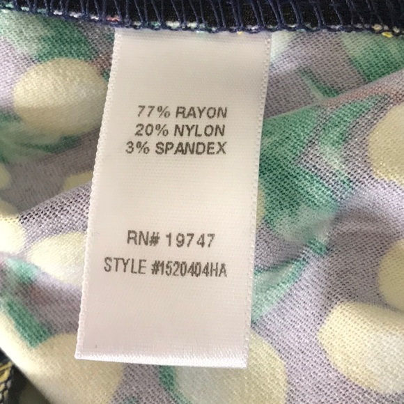 NWT Counterparts super stretch Slimming Sensation lemon design pull on shorts - Picture 7 of 9